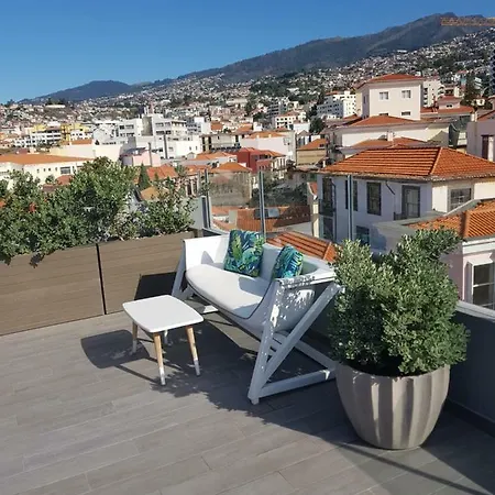 Five Design Rooftop By Storytellers Apartment *