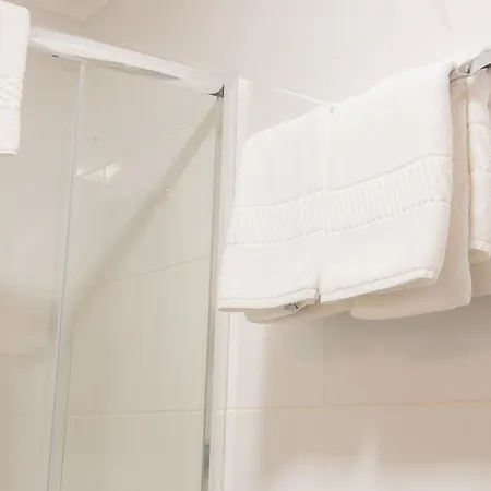 ファイブ デザイン ルーフトップ バイ ストーリーテラーズ フンシャル