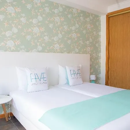 ファイブ デザイン ルーフトップ バイ ストーリーテラーズ *